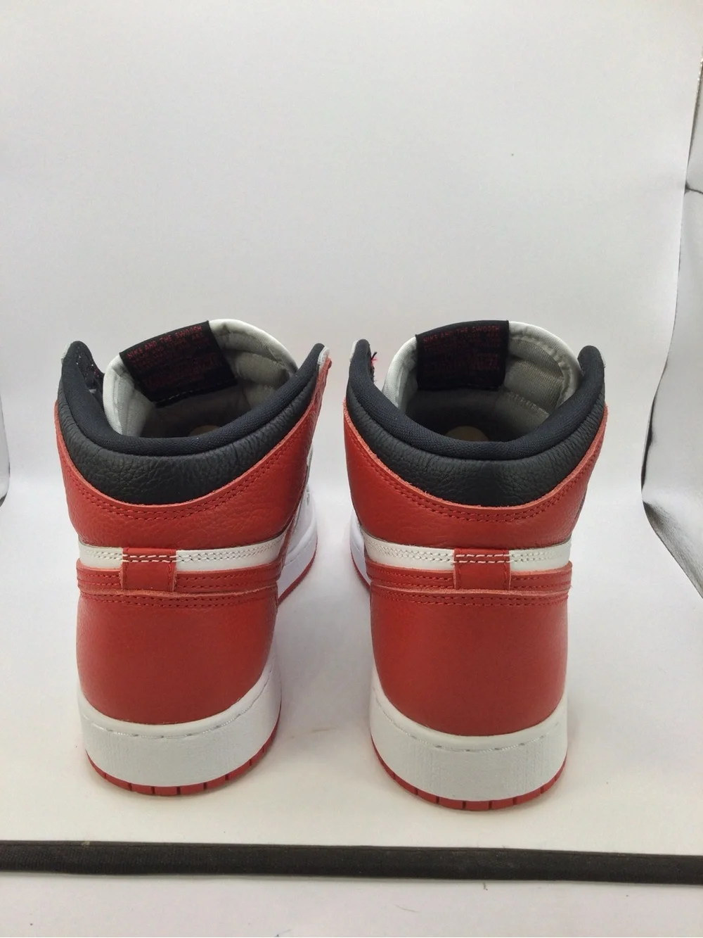 Nike Air Jordan 1 Retro High White & Red Kids Sneaker